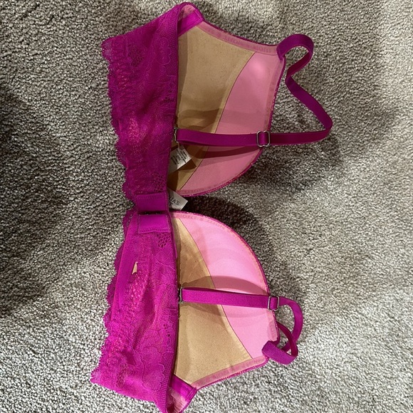 VICTORIA’s SECRET Bras 34B - Picture 3 of 6